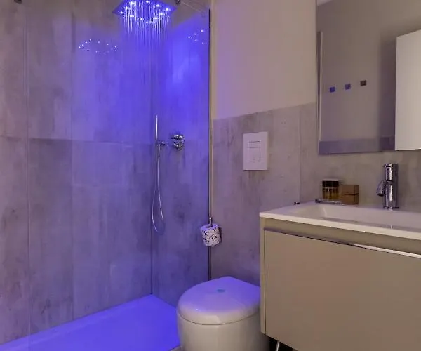 Suites 44 Via Cicerone - Vatican&Castel Sant'Angelo Affittacamere 4*