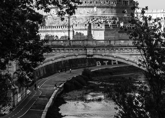 Suites 44 Via Cicerone - Vatican&Castel Sant'Angelo Affittacamere 4*